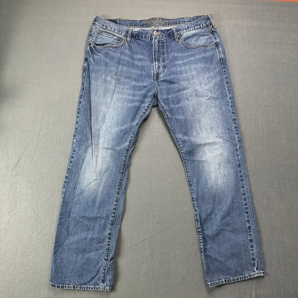 American Eagle Jeans Mens 38x32 Original Straight Light Blue Denim 100% Cotton